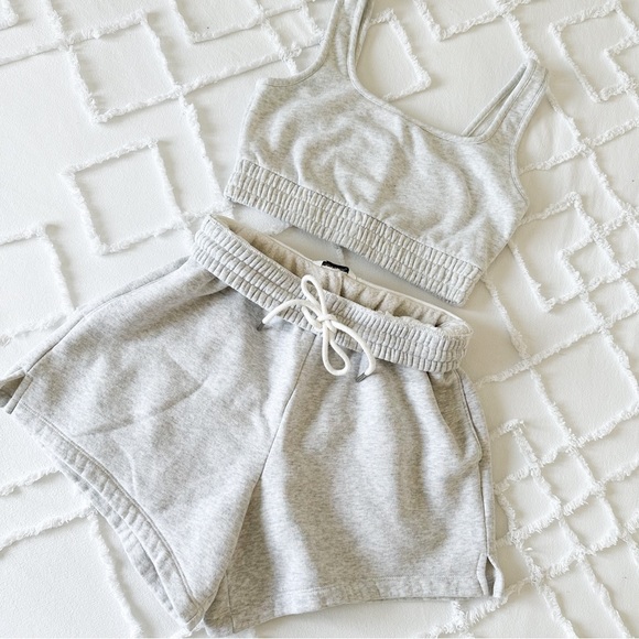 Abercrombie bundle crop top and shorts - Picture 1 of 10
